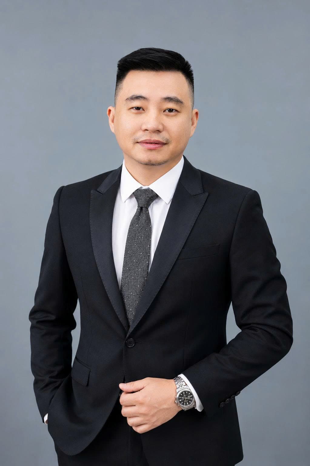 Chân dung Anh Hùng Trịnh